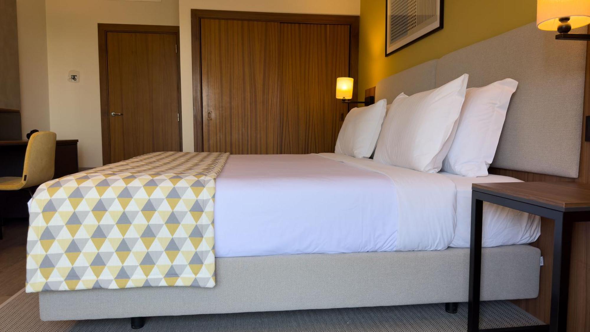 Holiday Inn Algarve Albufeira By Ihg Bilik gambar